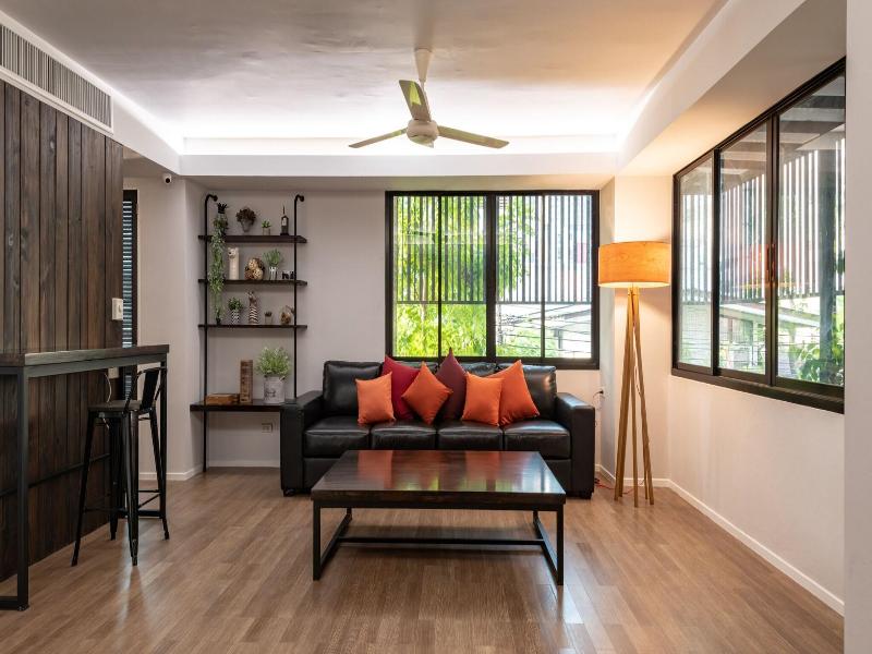 Kitzio House Hotel image