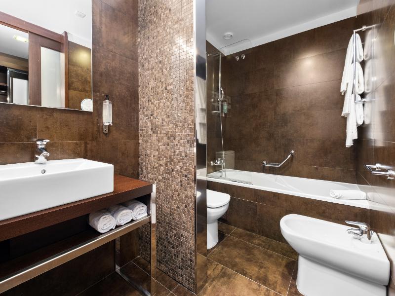 Axis Porto Business & SPA Hotel image