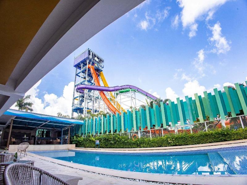 Waterworld Hotel image