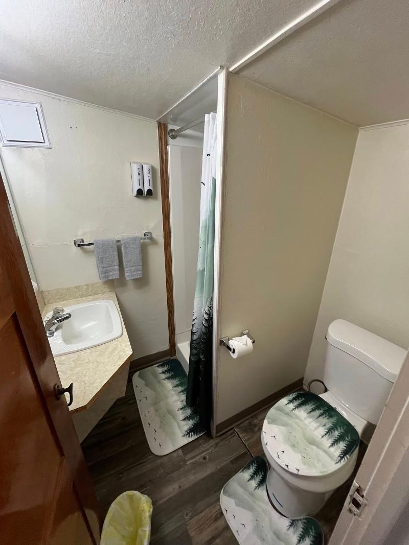 Two Medicine Inn & Resort image 10