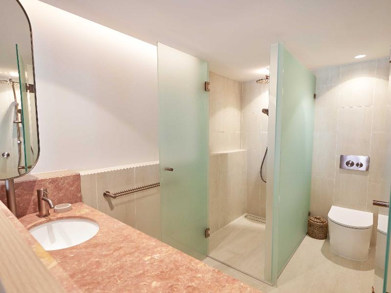 Avani Mooloolaba Beach Hotel image
