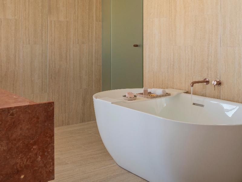 Avani Mooloolaba Beach Hotel image