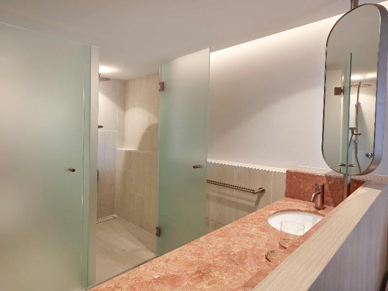 Avani Mooloolaba Beach Hotel image