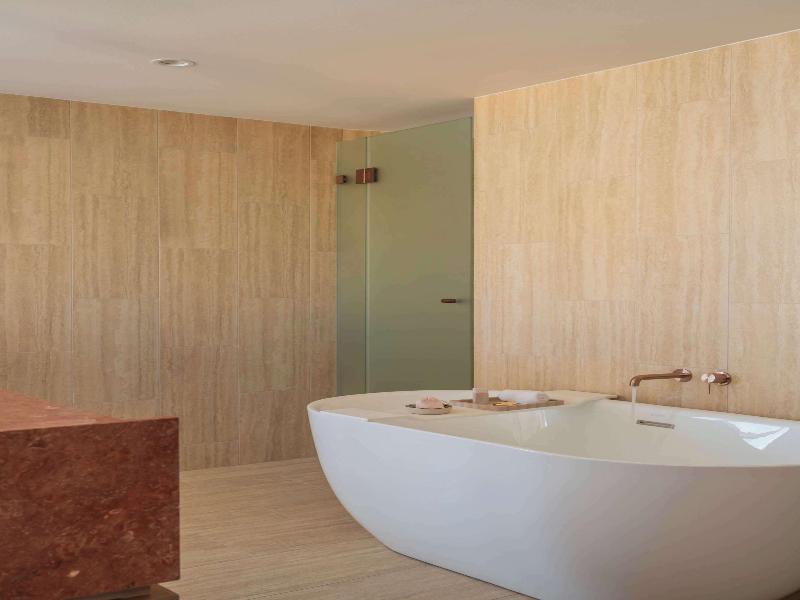 Avani Mooloolaba Beach Hotel image