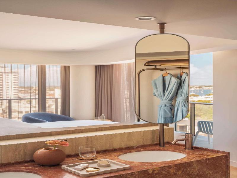 Avani Mooloolaba Beach Hotel image