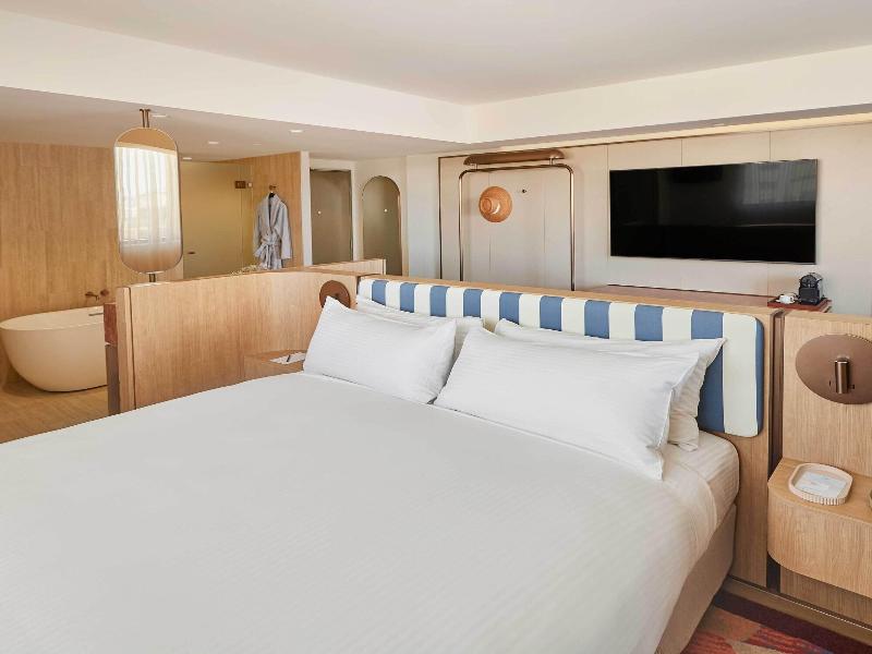 Avani Mooloolaba Beach Hotel image