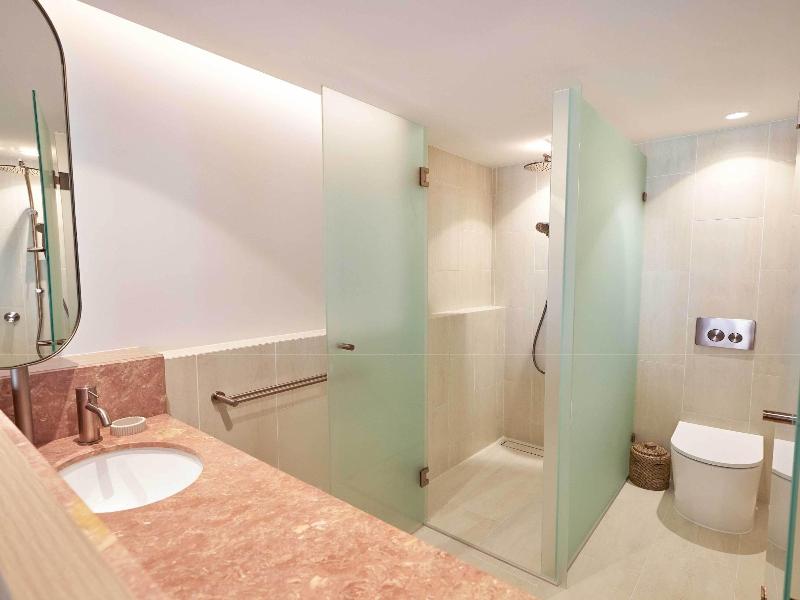 Avani Mooloolaba Beach Hotel image