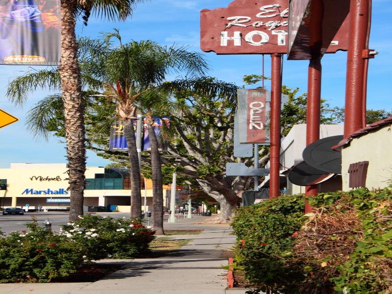 El Royale Hotel Near Universal Studios image