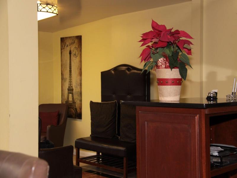 El Royale Hotel Near Universal Studios image