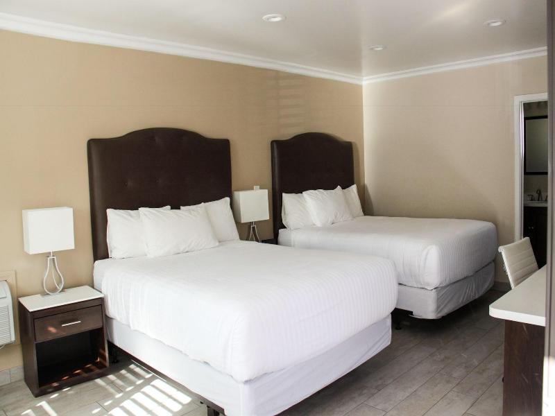 El Royale Hotel Near Universal Studios image