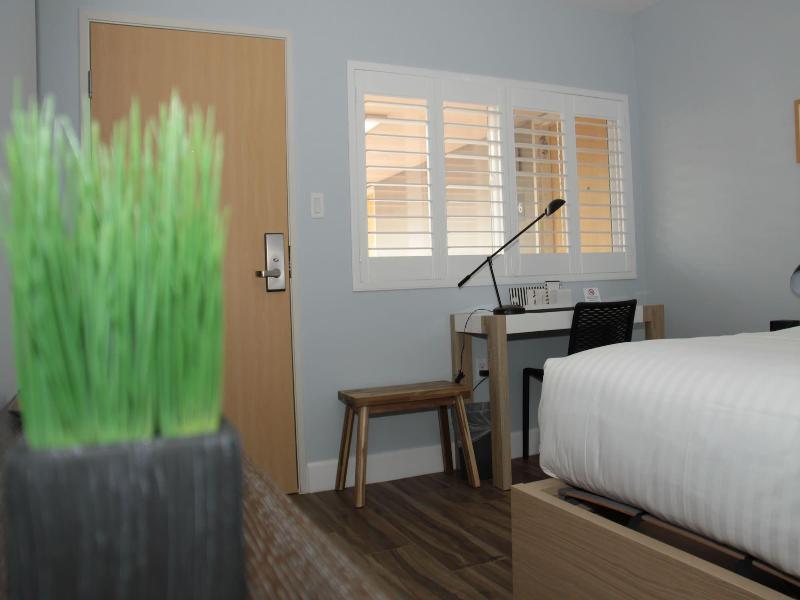 El Royale Hotel Near Universal Studios image