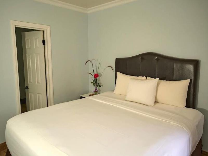 El Royale Hotel Near Universal Studios image