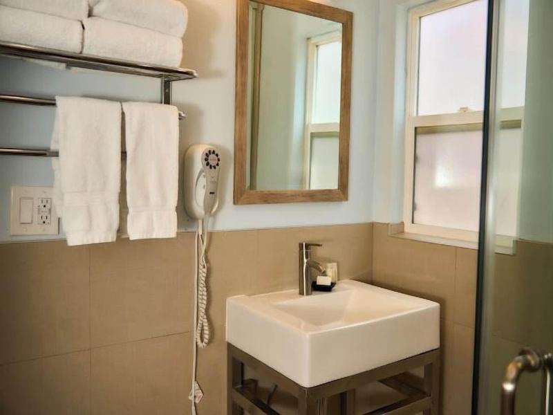 El Royale Hotel Near Universal Studios image