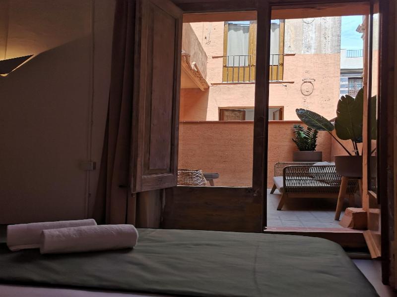 Apartamentos La Guarida 1820 image