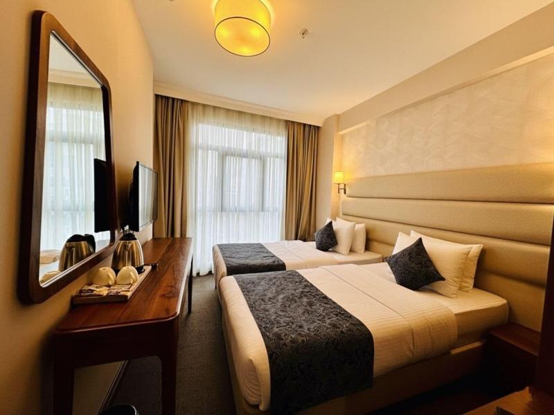 Istanbul Midpoint Hotel image