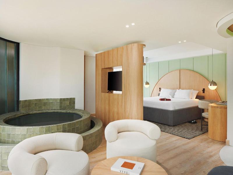 Wellcomm Spa & Hotel image