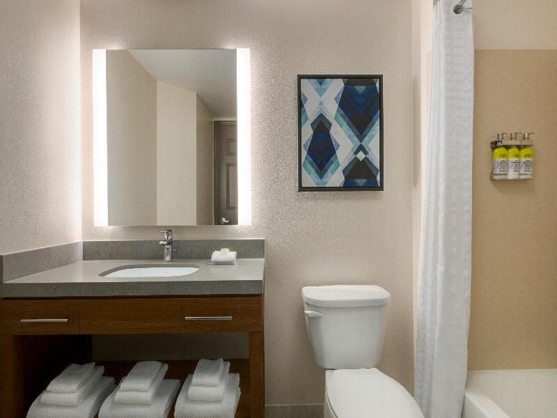 Holiday Inn Express & SUI Overland Park S. by IHG image