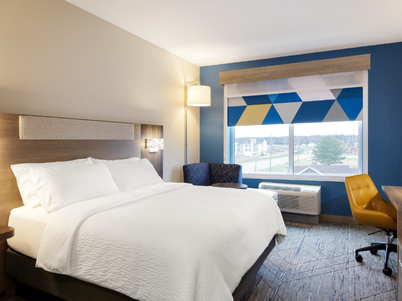 Holiday Inn Express & SUI Overland Park S. by IHG image