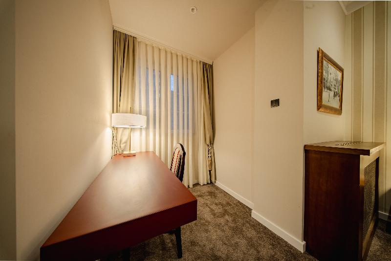 49 Park Villa image