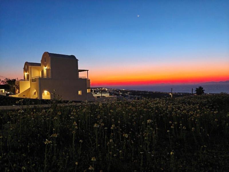 Kiklamino Sunset Studios image