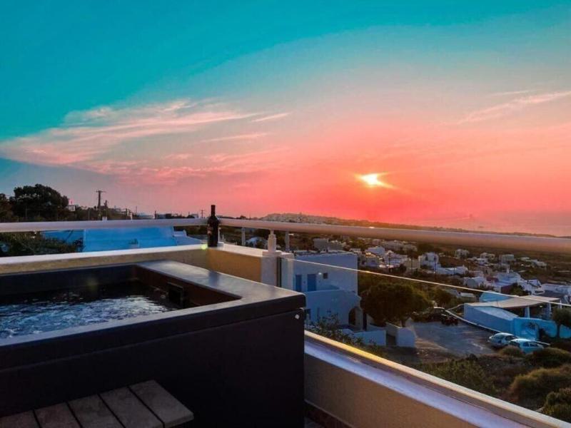 Kiklamino Sunset Studios image