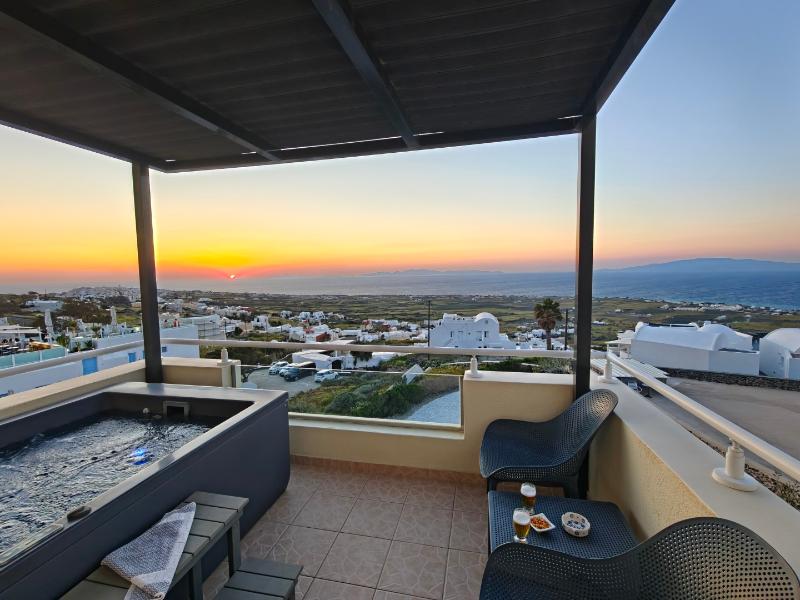 Kiklamino Sunset Studios image