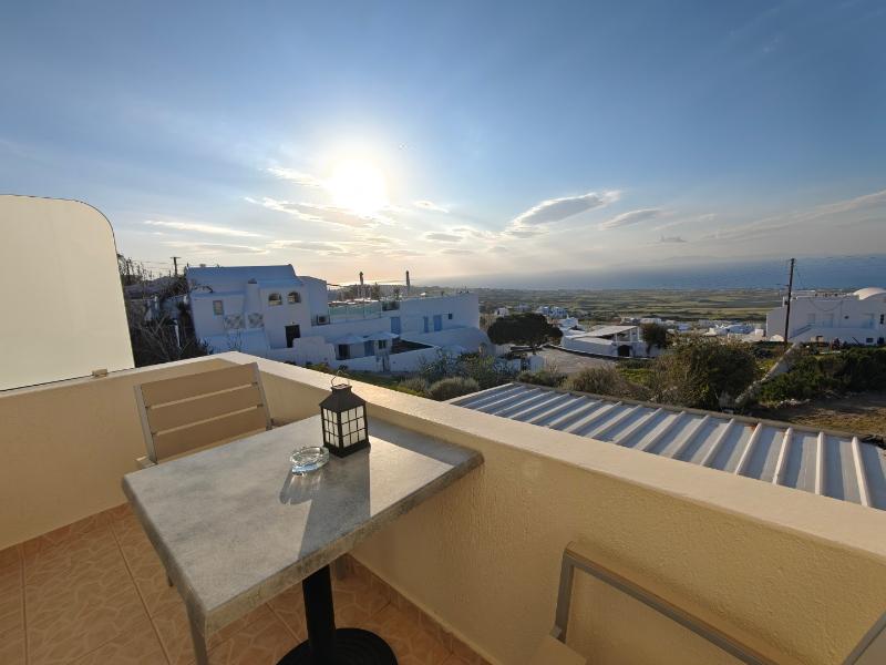 Kiklamino Sunset Studios image