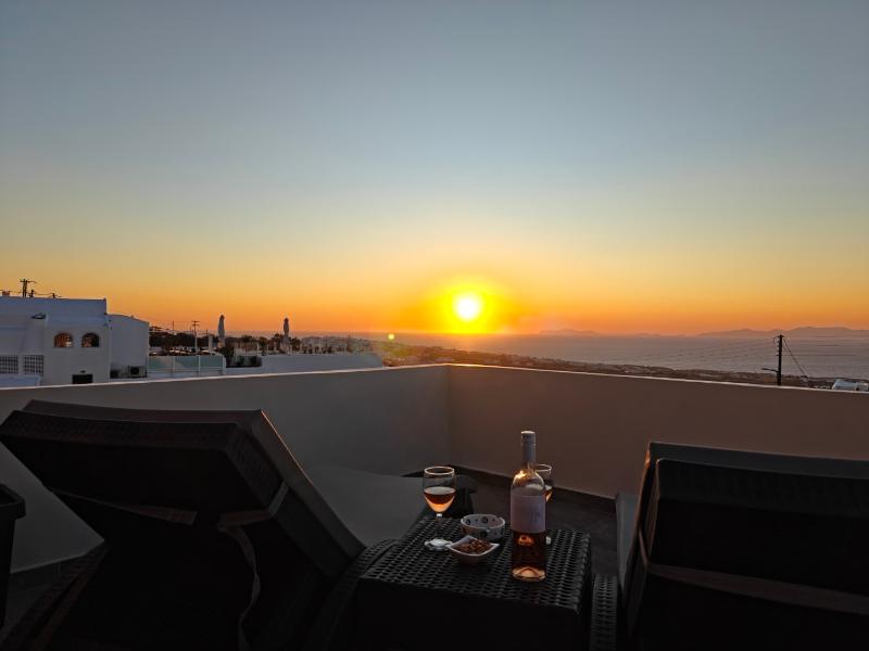Kiklamino Sunset Studios image