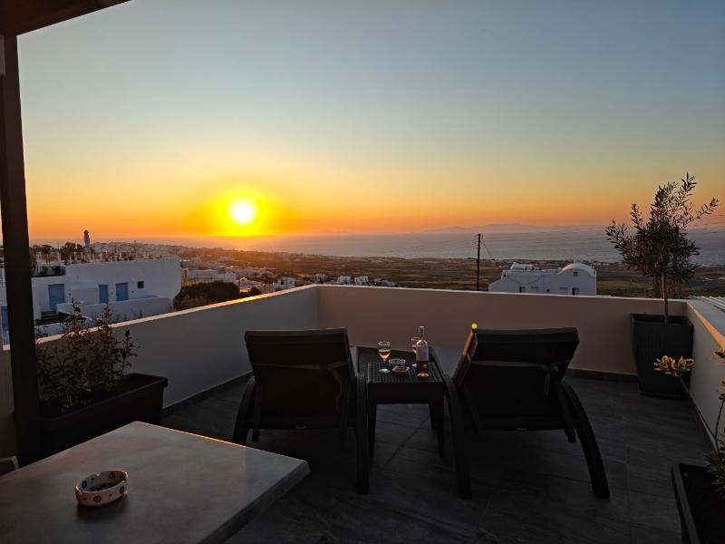 Kiklamino Sunset Studios image