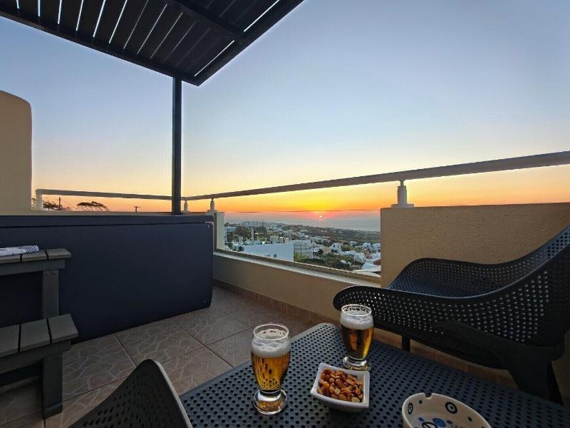 Kiklamino Sunset Studios image