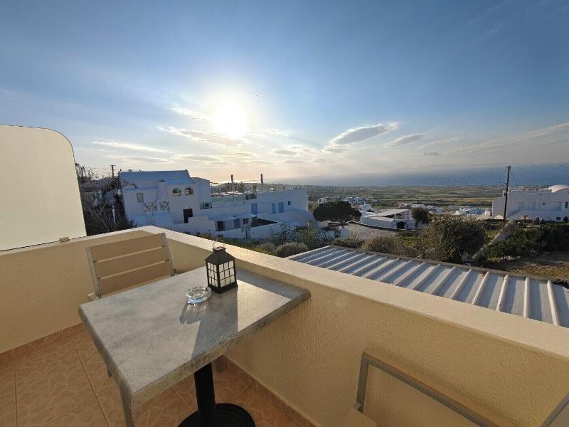 Kiklamino Sunset Studios image