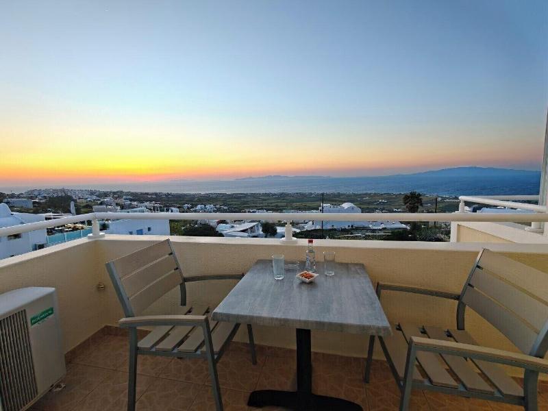 Kiklamino Sunset Studios image