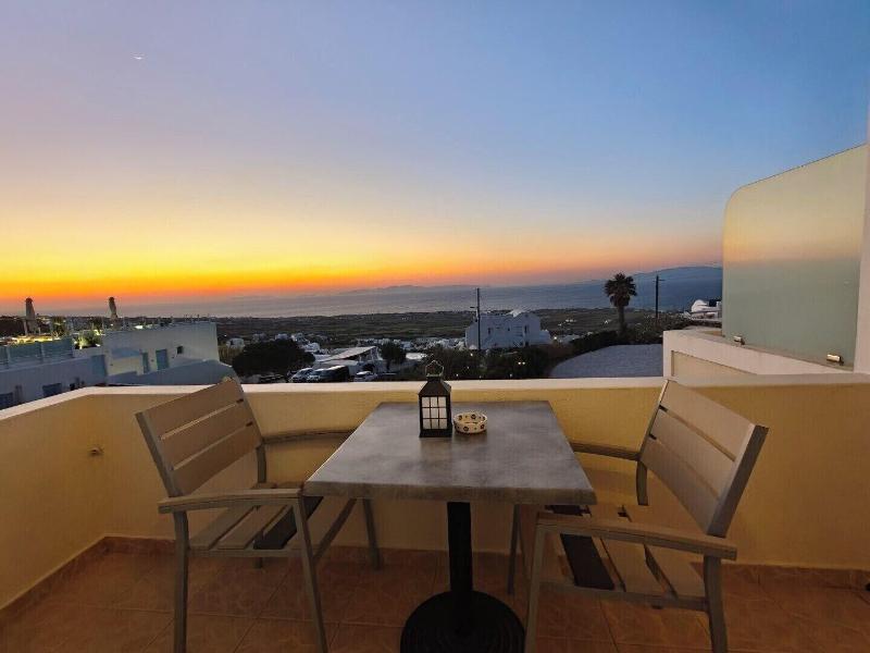 Kiklamino Sunset Studios image