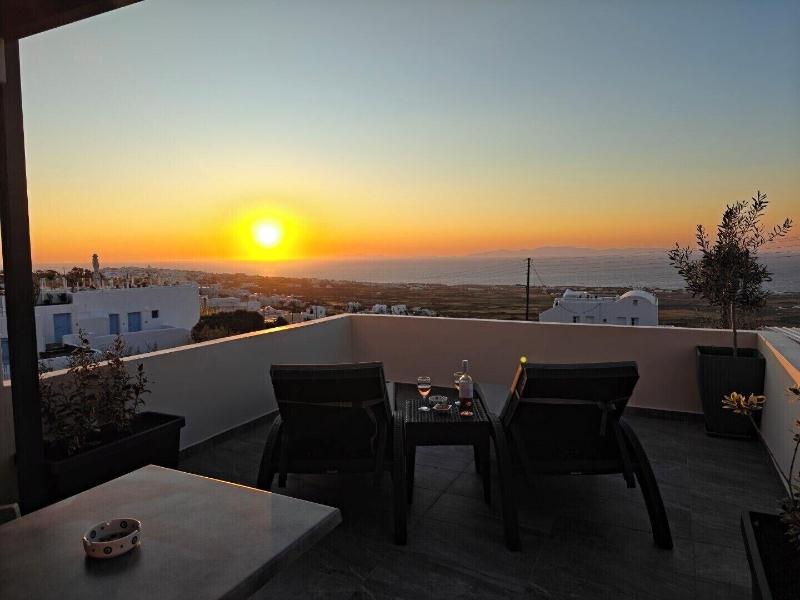 Kiklamino Sunset Studios image
