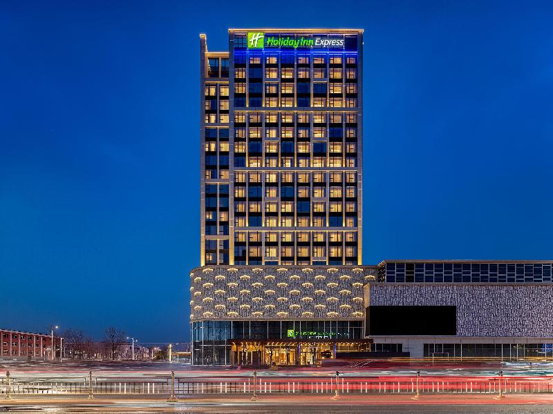Holiday Inn Express Qinhuangdao Haigang by IHG image