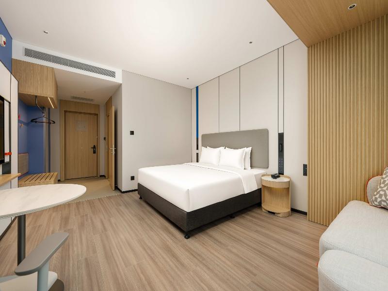 Holiday Inn Express Qinhuangdao Haigang by IHG image