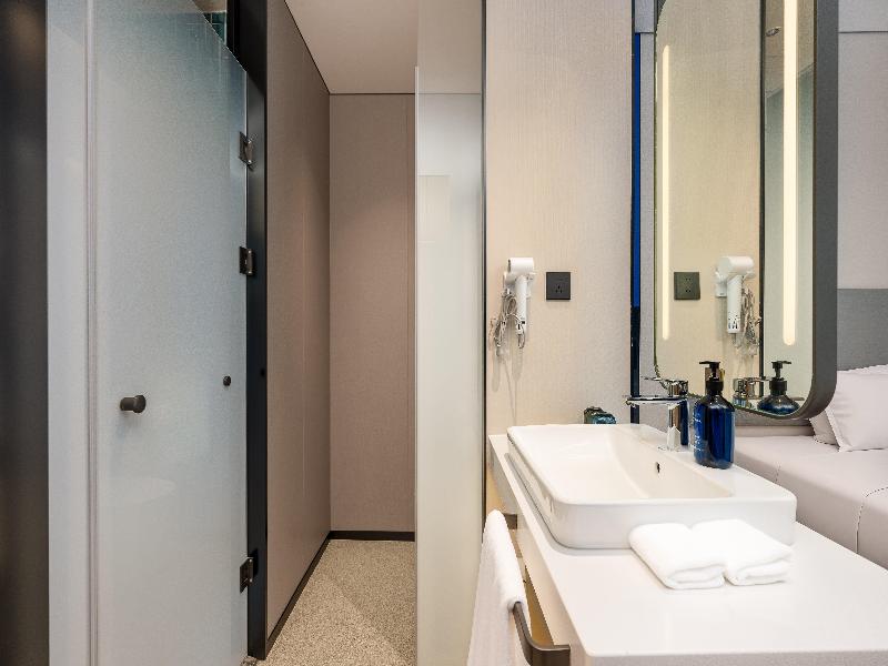 Holiday Inn Express Qinhuangdao Haigang by IHG image