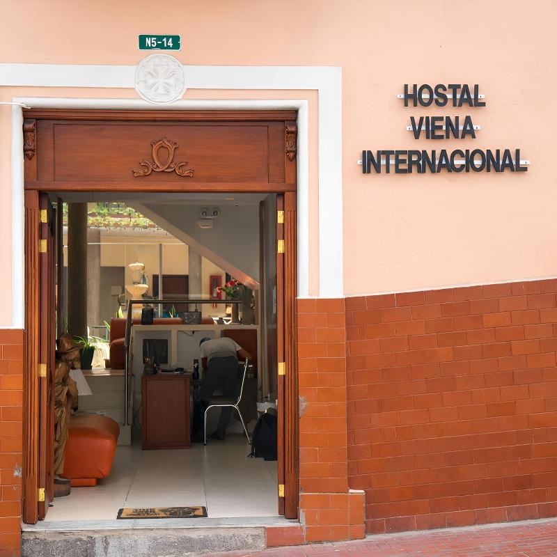 Hostal Viena Internacional B&B image