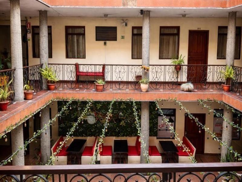 Hostal Viena Internacional B&B image