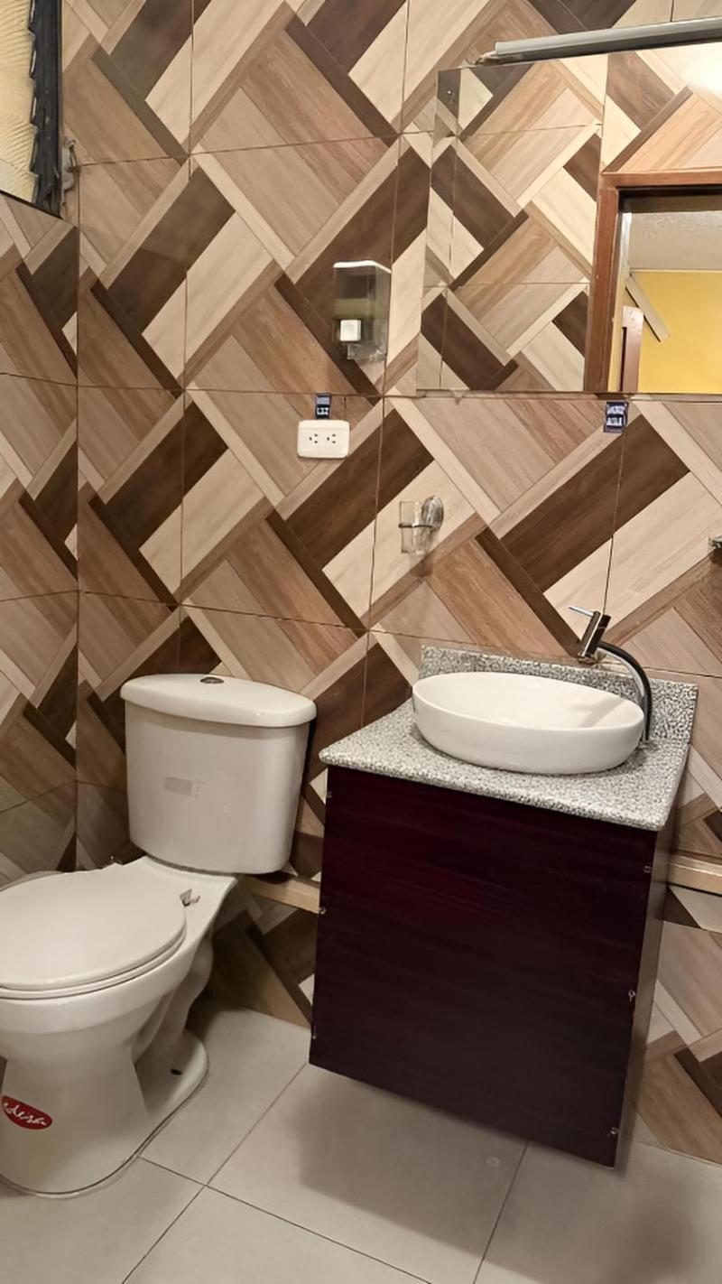 Hostal Viena Internacional B&B image