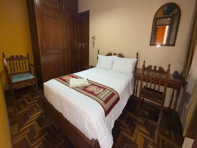 Hostal Viena Internacional B&B image
