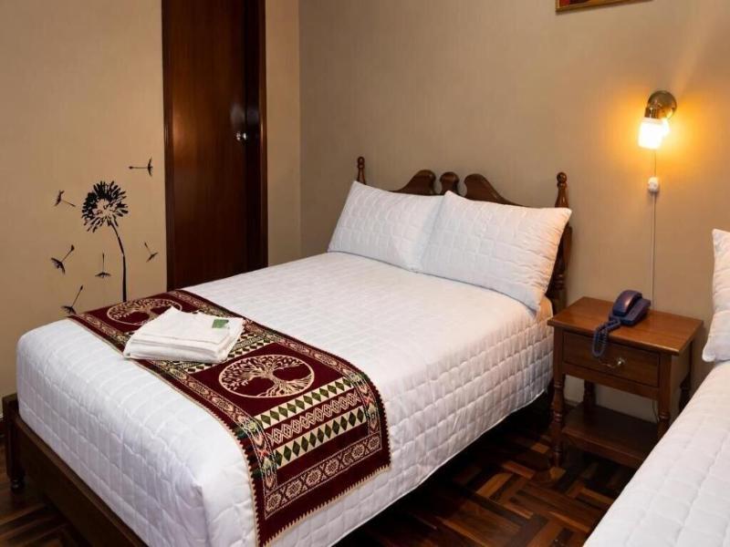 Hostal Viena Internacional B&B image