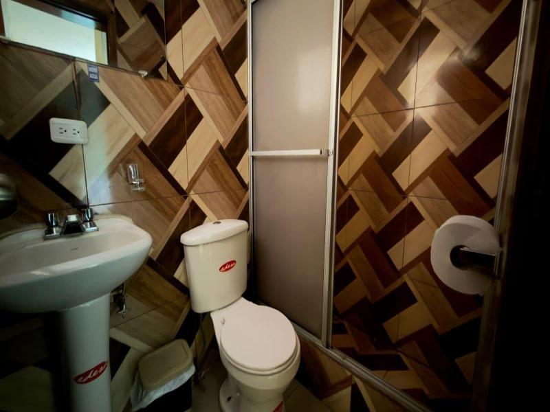 Hostal Viena Internacional B&B image