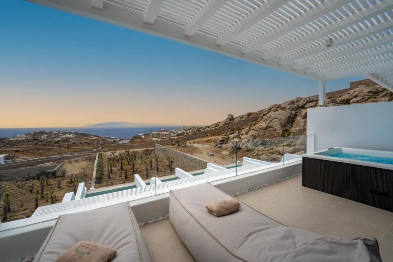 Muse Of Mykonos image