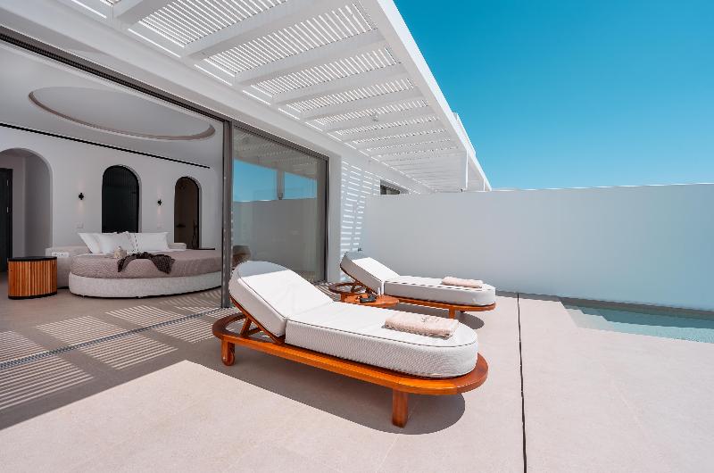 Muse Of Mykonos image