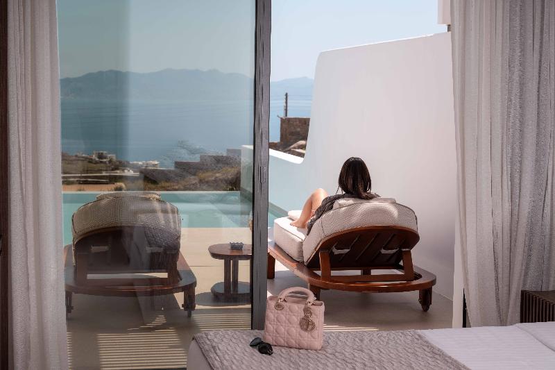 Muse Of Mykonos image