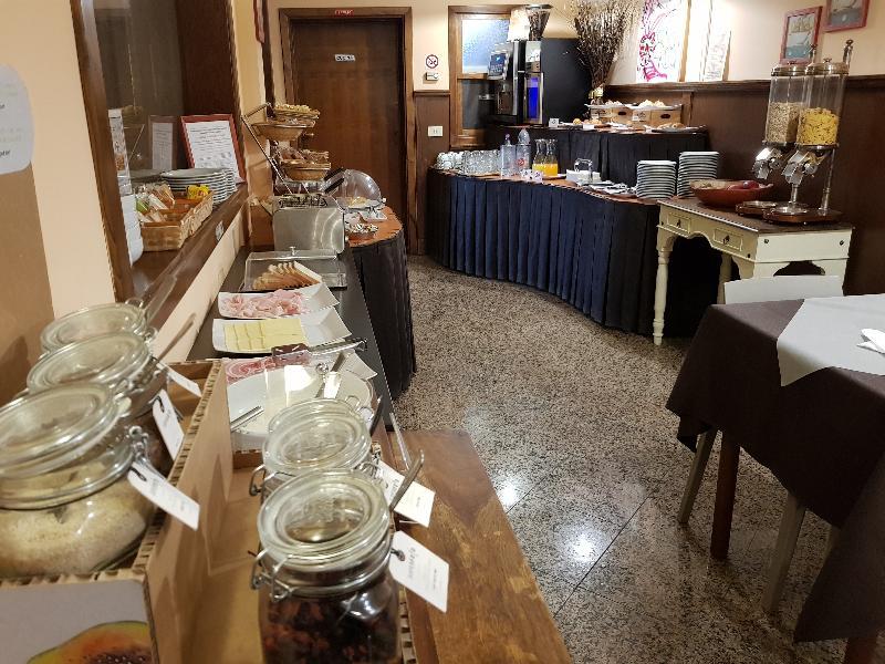 Hotel Valmarina image