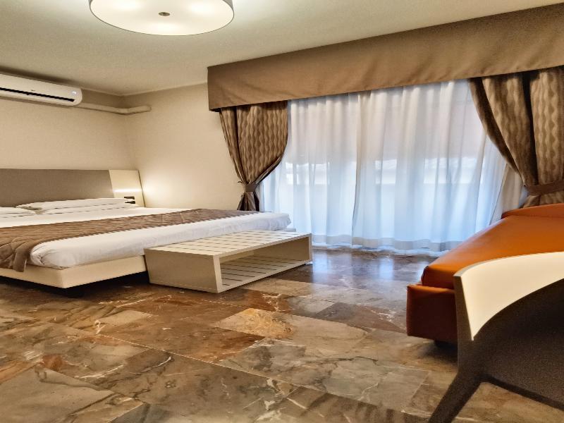 Hotel Valmarina image