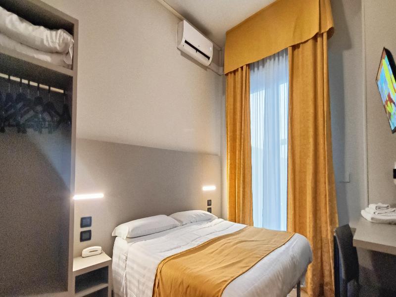 Hotel Valmarina image