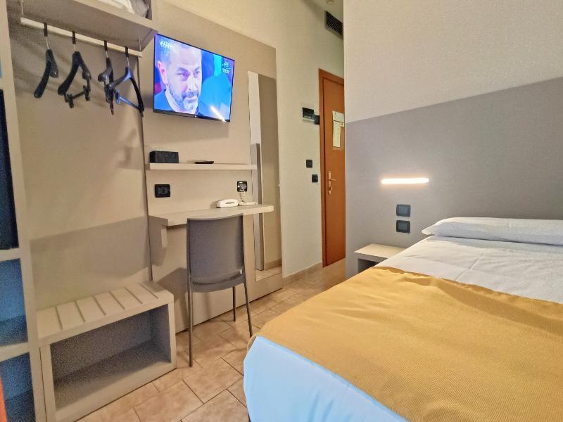 Hotel Valmarina image
